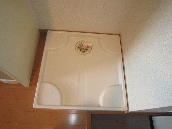 物件内観写真15　(洗濯機置場)