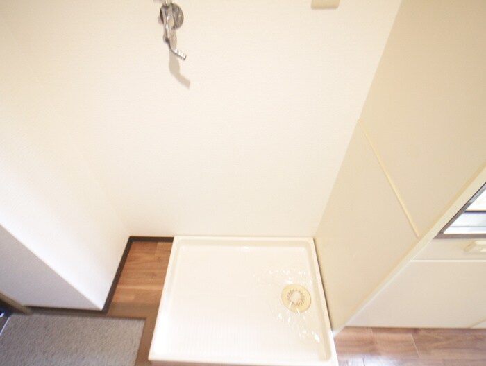 物件内観写真14　(洗濯機置場)