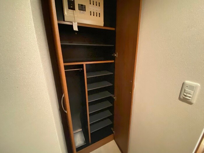 物件内観写真17　(靴箱)