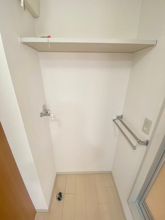 物件内観写真13　(洗濯機置場)