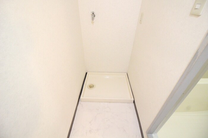 物件内観写真11　(洗濯機置場)