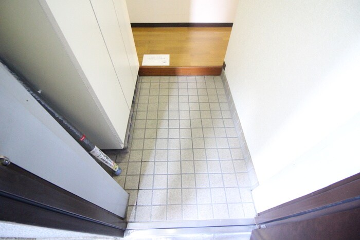 物件内観写真12　(玄関)