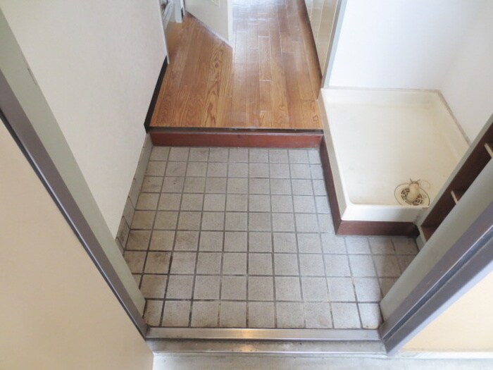 物件内観写真11　(玄関)