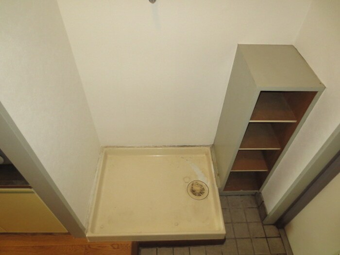 物件内観写真12　(洗濯機置場)