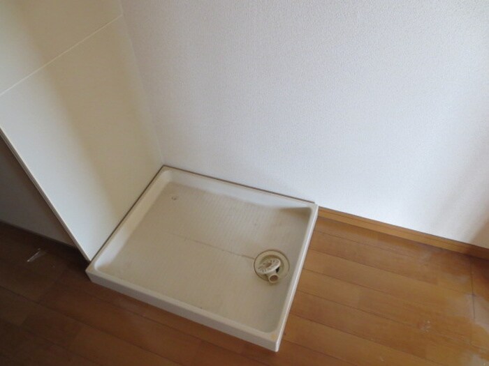 物件内観写真12　(洗濯機置場)