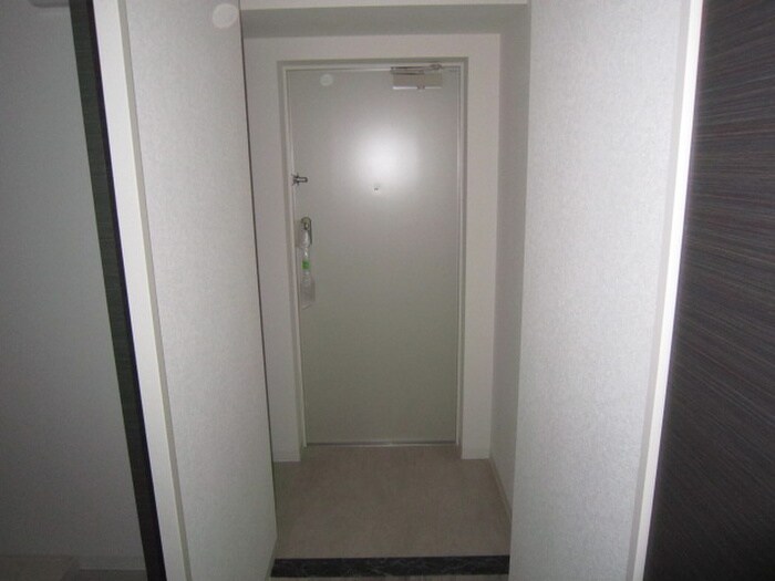 物件内観写真8　(玄関)