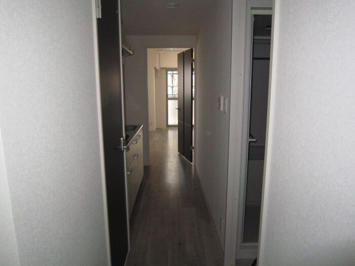 物件内観写真9　(廊下)