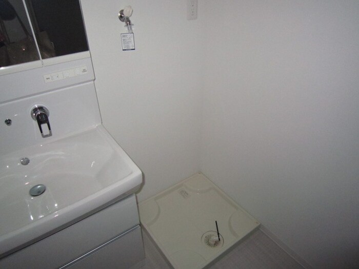 物件内観写真11　(洗濯機置場)