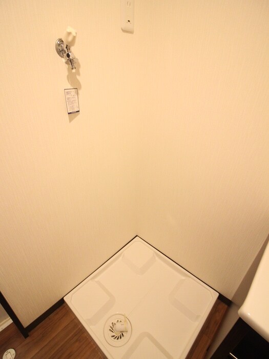 物件内観写真12　(洗濯機置場)