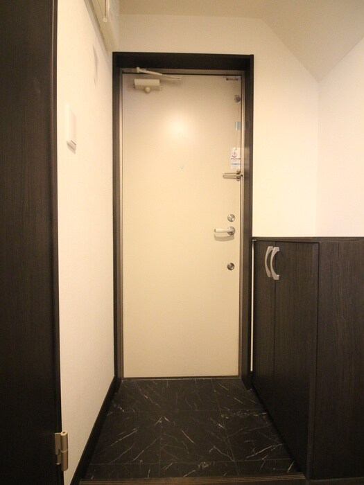 物件内観写真18　(玄関)