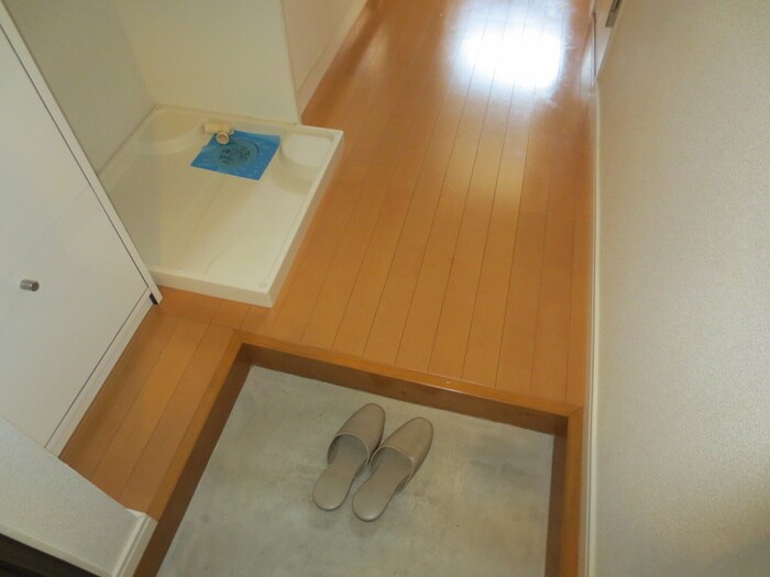 物件内観写真11　(玄関)