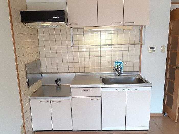 物件内観写真5　(玄関)