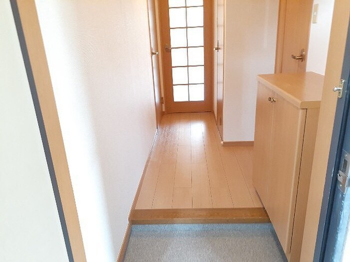 物件内観写真7　(玄関)