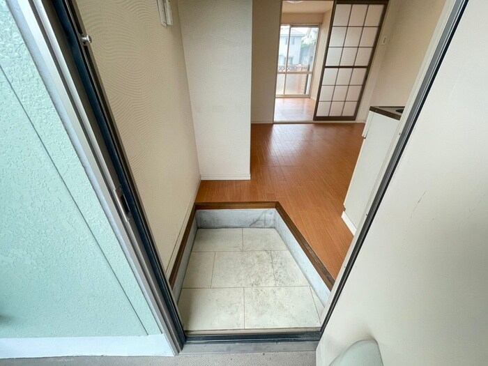 物件内観写真14　(玄関)