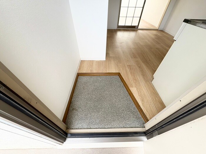 物件内観写真17　(玄関)