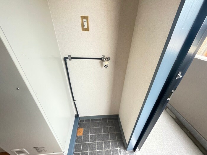 物件内観写真17　(洗濯機置場)