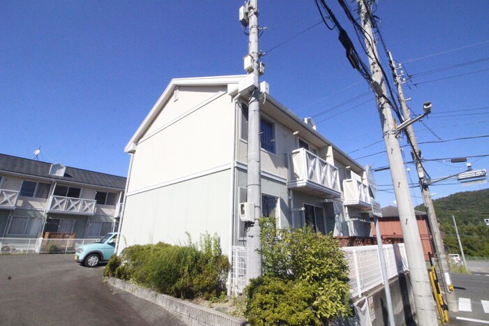 ストーンヒルズＢ棟の物件外観写真