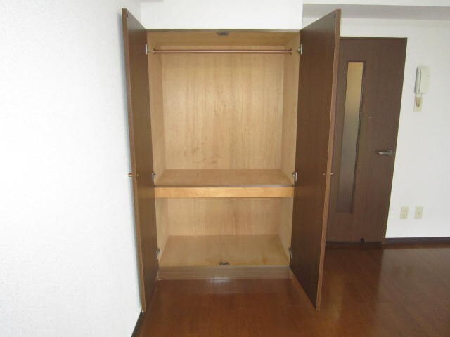 物件内観写真10　(収納)