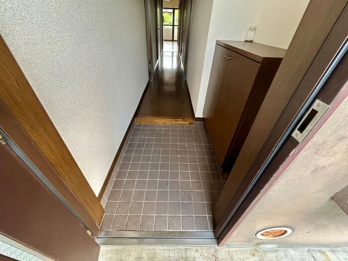 物件内観写真14　(玄関)