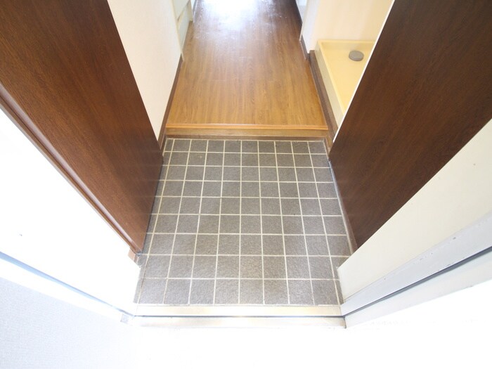 物件内観写真14　(玄関)