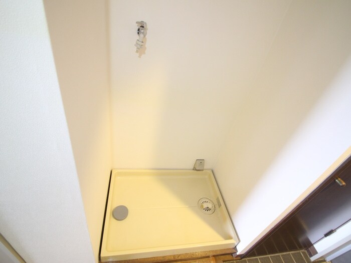 物件内観写真15　(洗濯機置場)