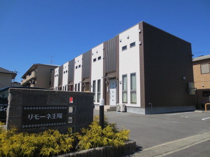 物件外観写真5　(エントランス部分)