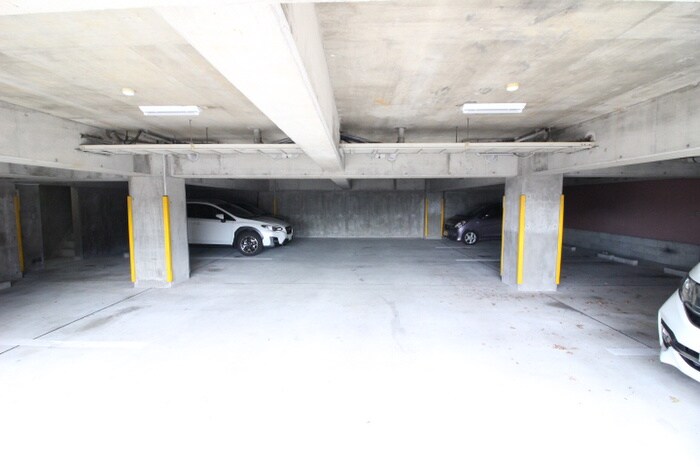 物件外観写真3　(駐車場)