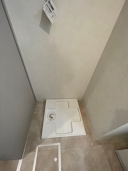 物件内観写真18　(洗濯機置場)