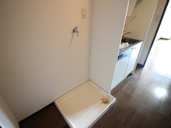 物件内観写真15　(洗濯機置場)