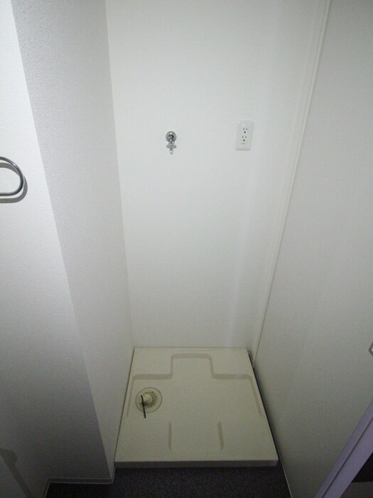 物件内観写真12　(洗濯機置場)