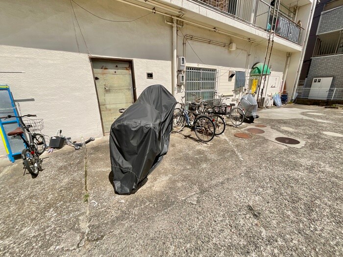 物件外観写真6　(駐輪場)
