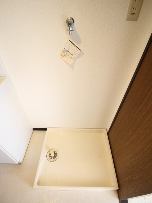 物件内観写真17　(洗濯機置場)