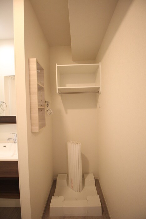 物件内観写真12　(洗濯機置場)