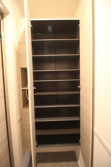 物件内観写真18　(靴箱)