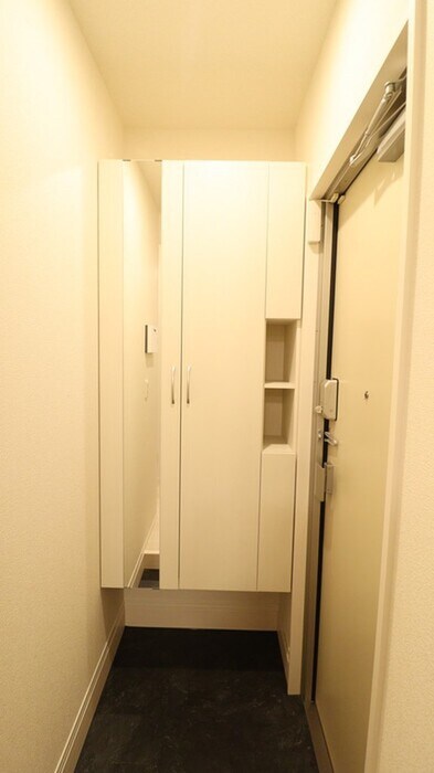 物件内観写真8　(玄関)