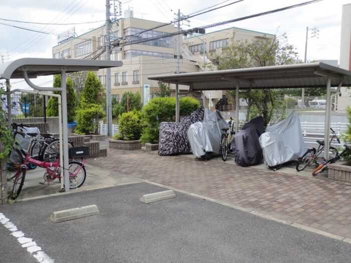 物件外観写真6　(駐輪場)