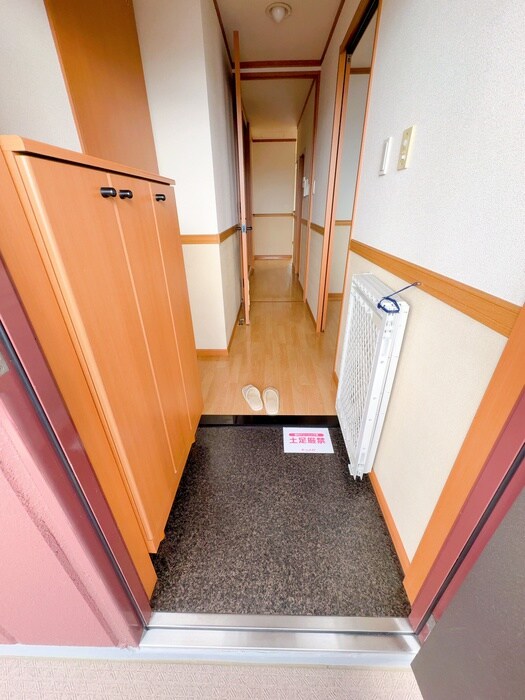 物件内観写真17　(玄関)