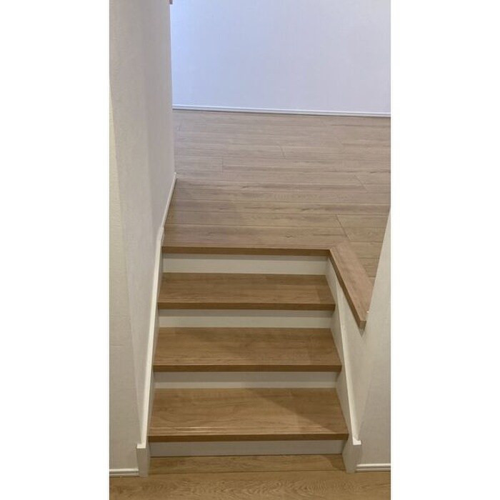 物件内観写真3　(廊下)