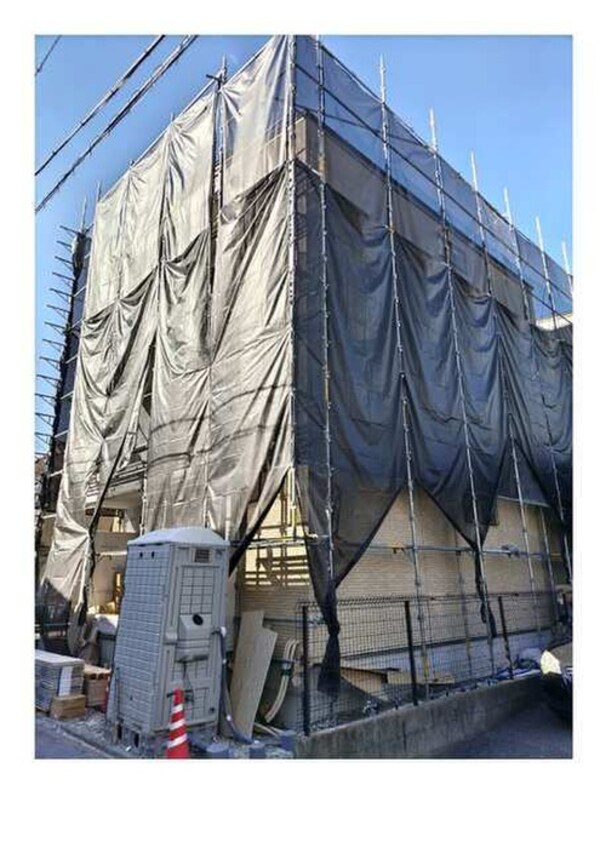 建築中