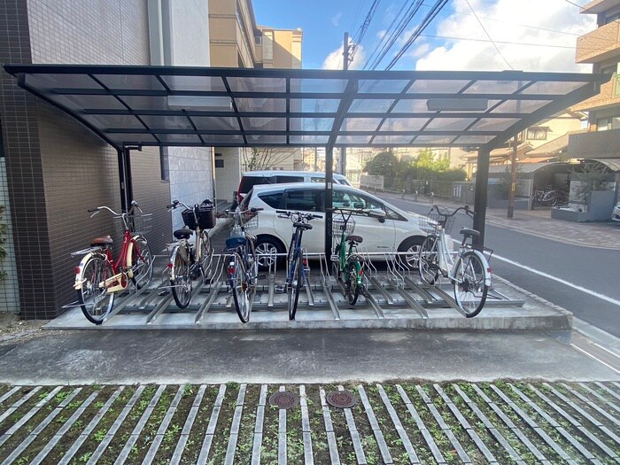 物件外観写真3　(駐輪場)