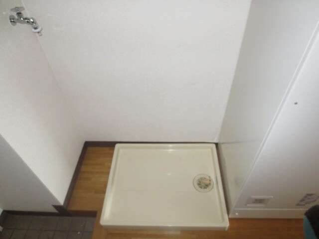 物件内観写真15　(洗濯機置場)