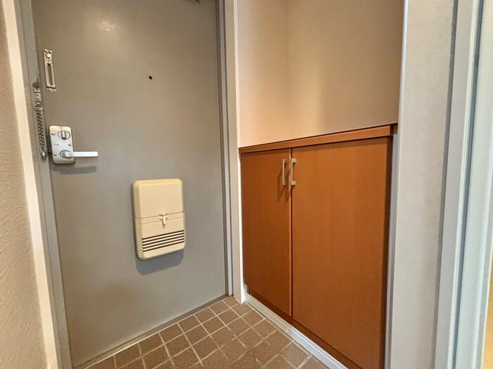 物件内観写真15　(玄関)