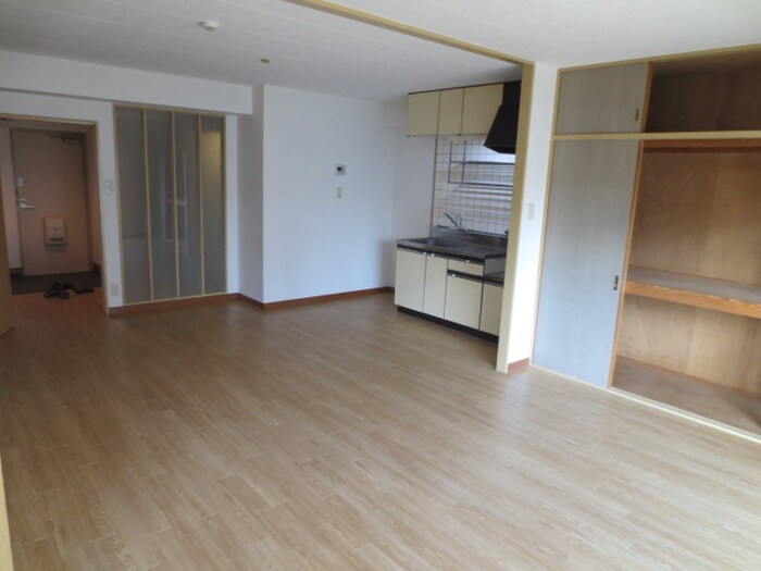 物件内観写真9　(居室)