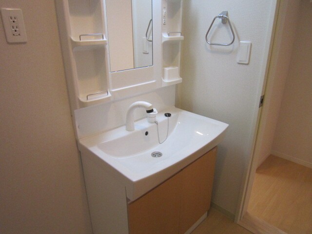 物件内観写真9　(洗面)