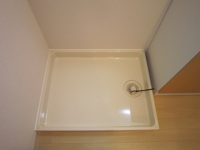 物件内観写真10　(洗濯機置場)