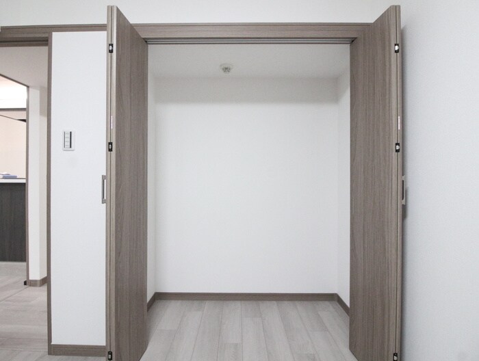 物件内観写真12　(収納)