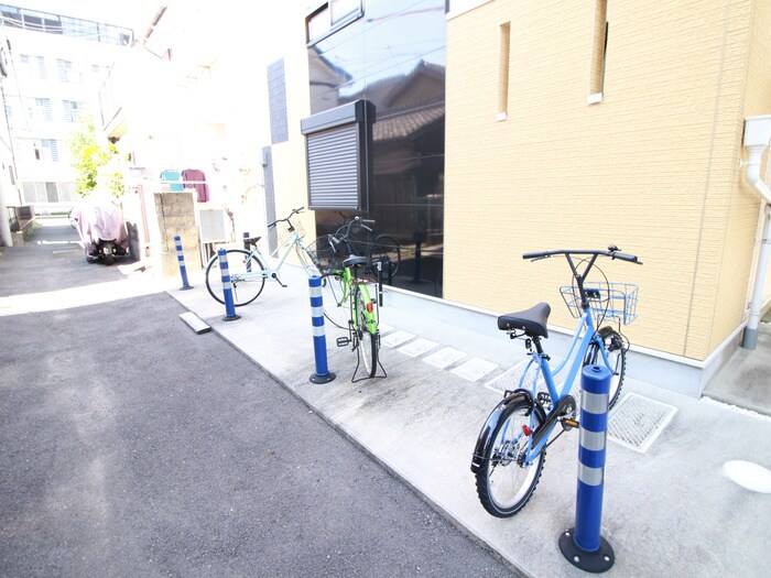 物件外観写真5　(駐輪場)