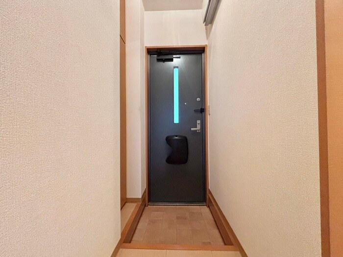 物件内観写真16　(玄関)