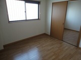 物件内観写真8　(居室)