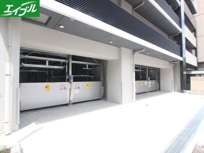 物件外観写真4　(駐車場)